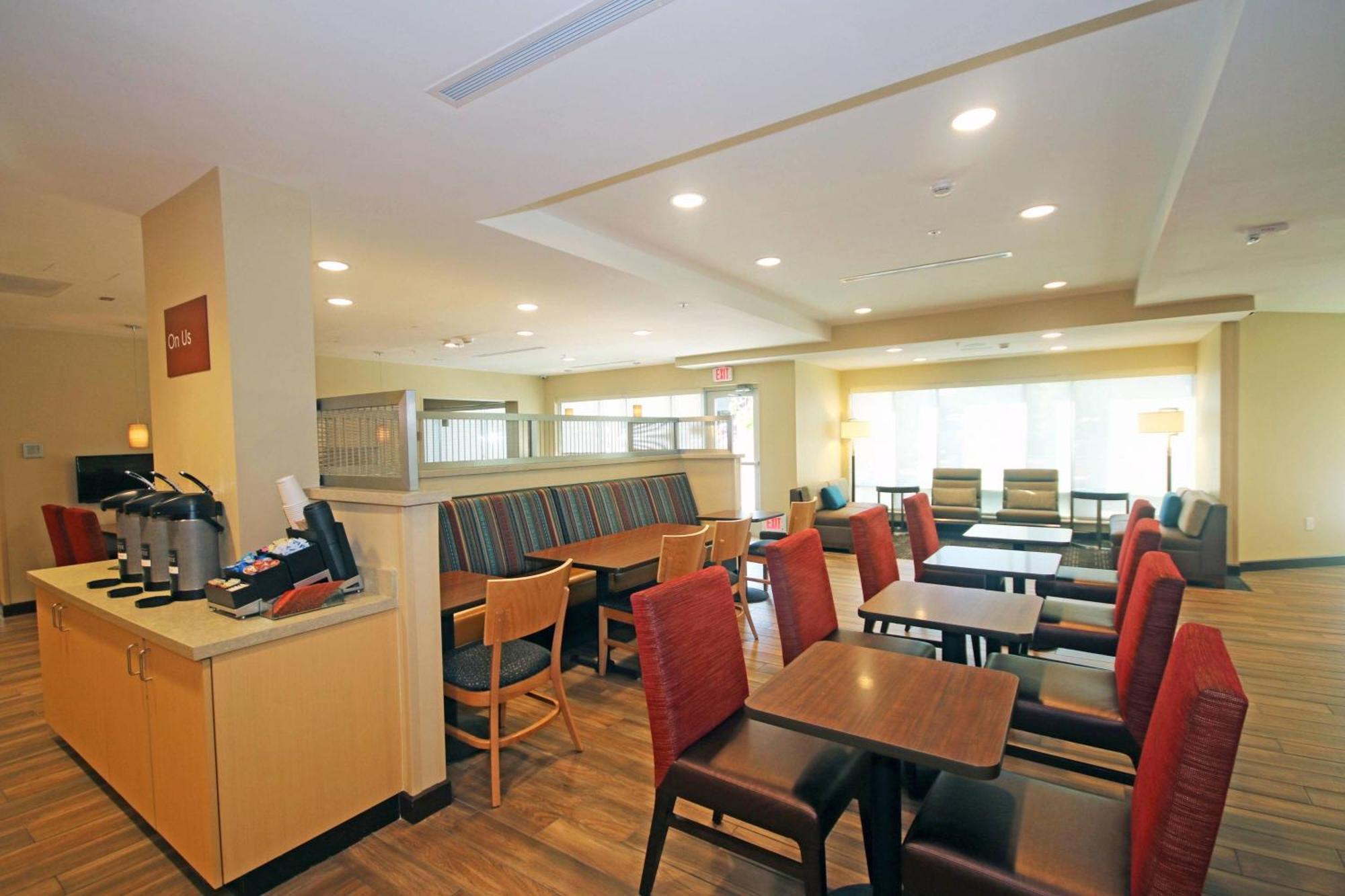 Towneplace Suites By Marriott Charleston-North Charleston Exterior photo